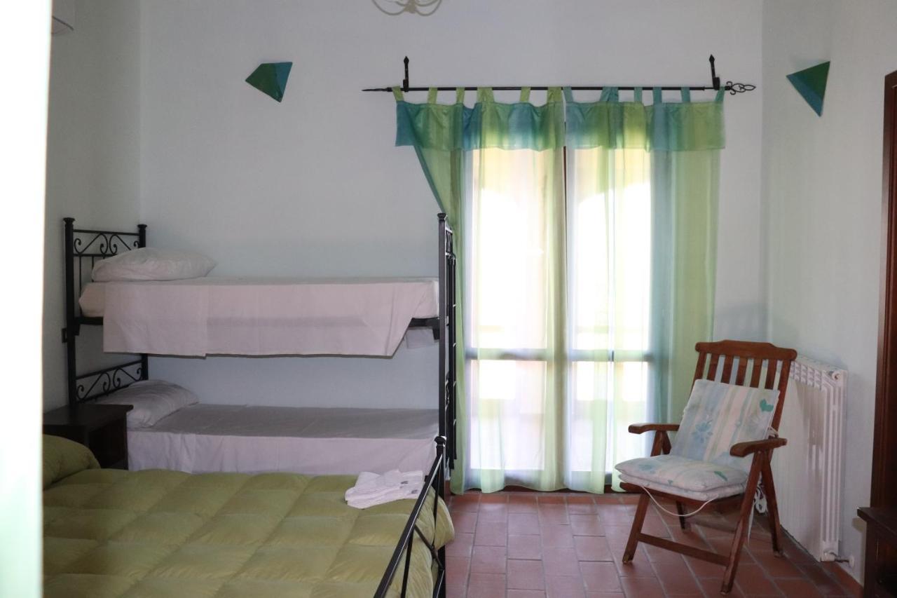 B&B Casale Roshlee Gualdo Cattaneo Eksteriør billede