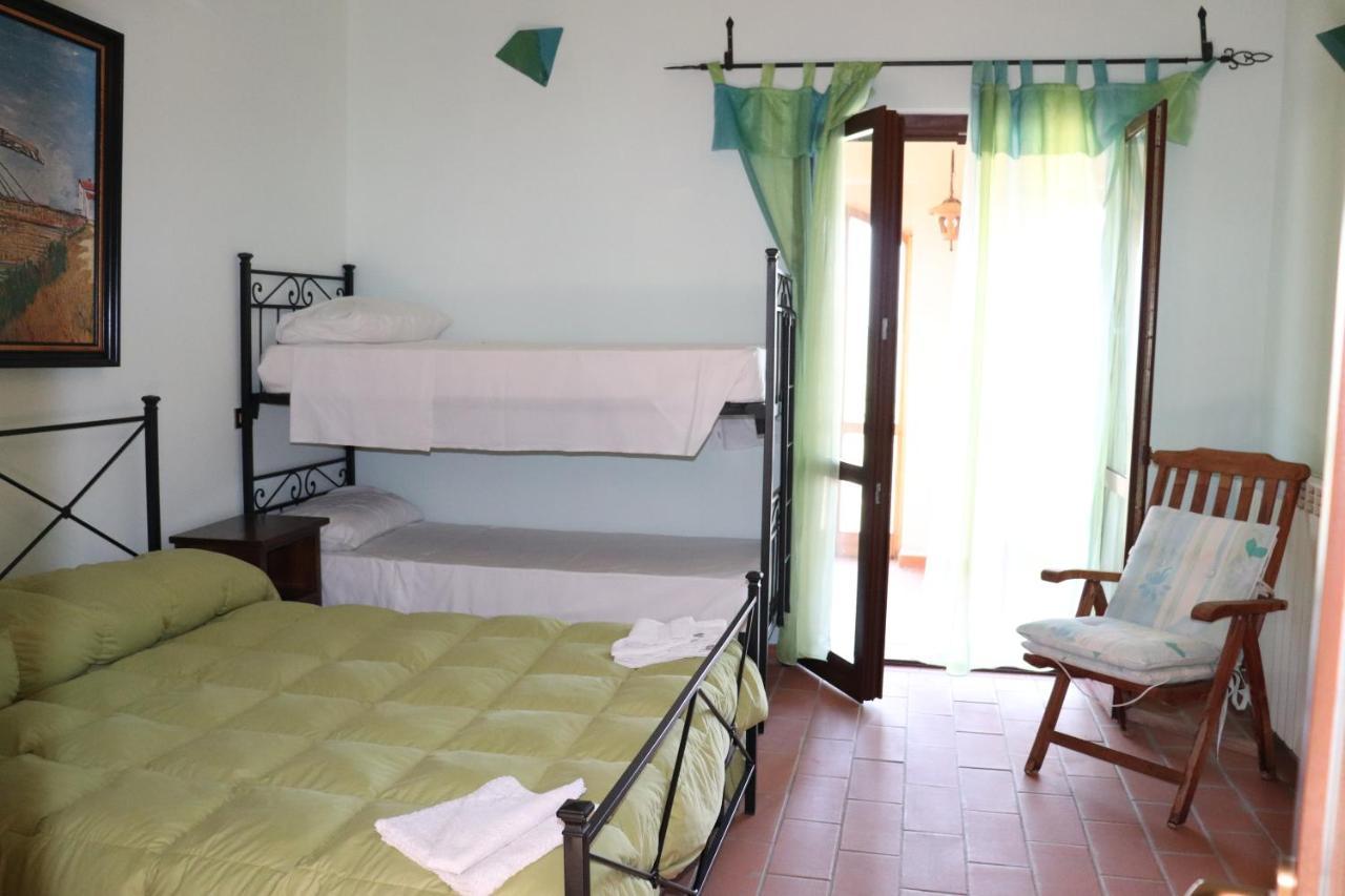 B&B Casale Roshlee Gualdo Cattaneo Eksteriør billede